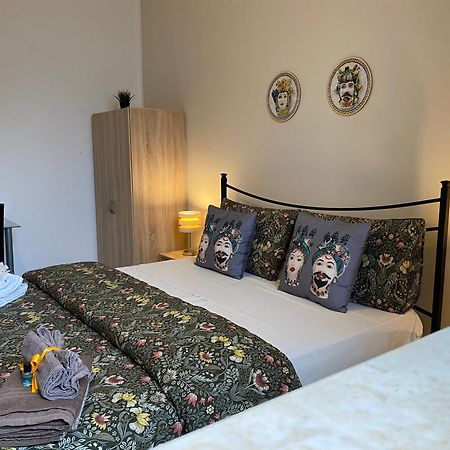 B & B Jasmine Santa Teresa Di Riva Exteriör bild