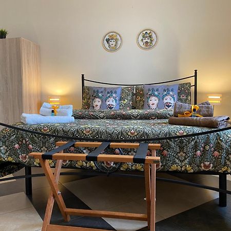B & B Jasmine Santa Teresa Di Riva Exteriör bild